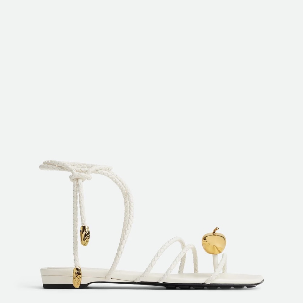 Bottega Veneta White Adam Sandals Size 40 worn twice currently on site for $1400